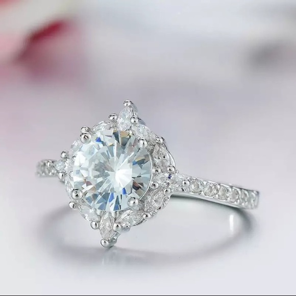 NEW!💙💎SPARKLING! CZ RING!💎💙7 ROUND! BRILLIANT! - Picture 7 of 8